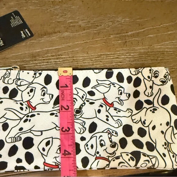 Disney x Loungefly 101 Dalmatians Nylon Zip Pouch NWT - Picture 10 of 10
